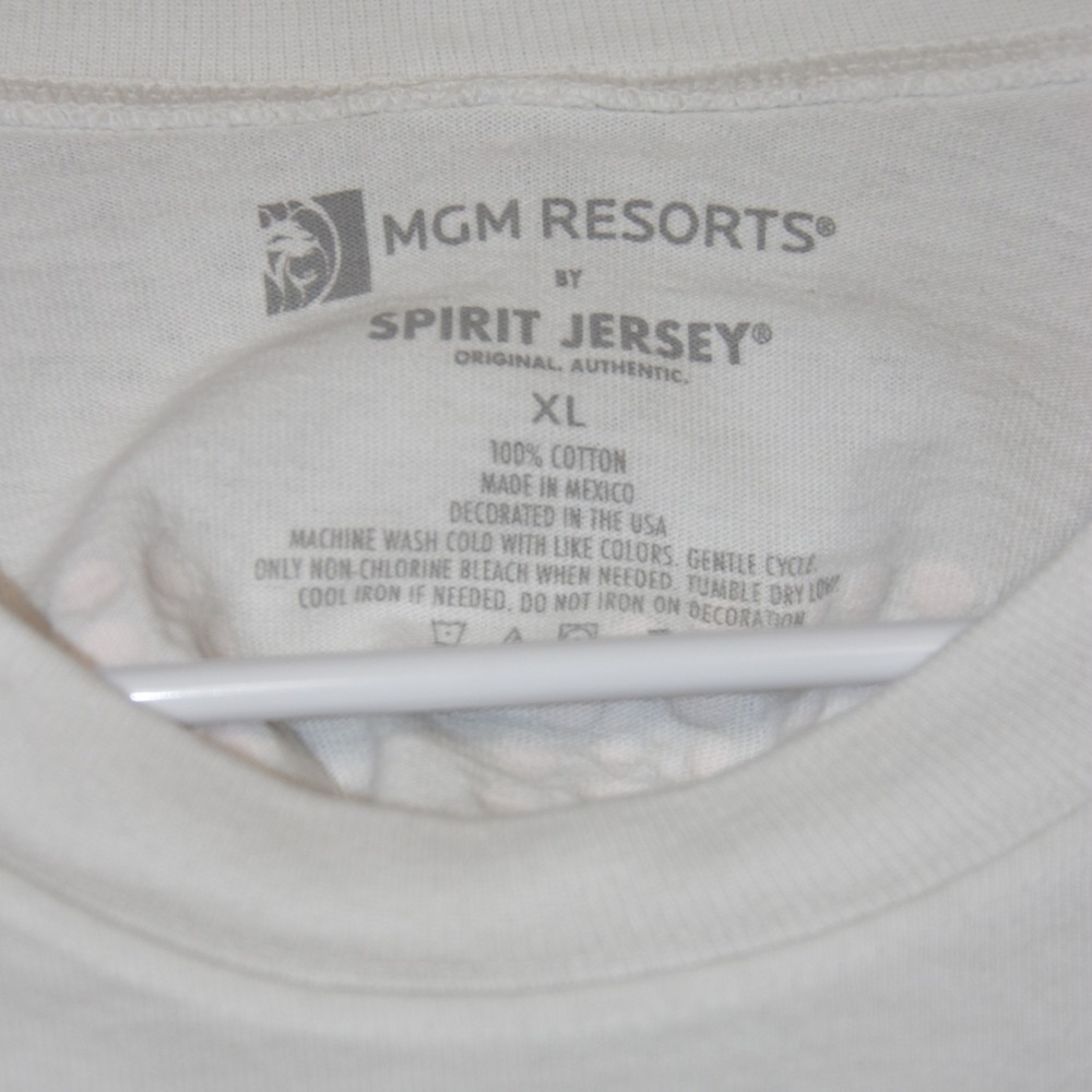 Spirit Jersey MGM Resorts Aria Las Vegas Cropped Shirt XL White Rhinestone Logo - Picture 4 of 6